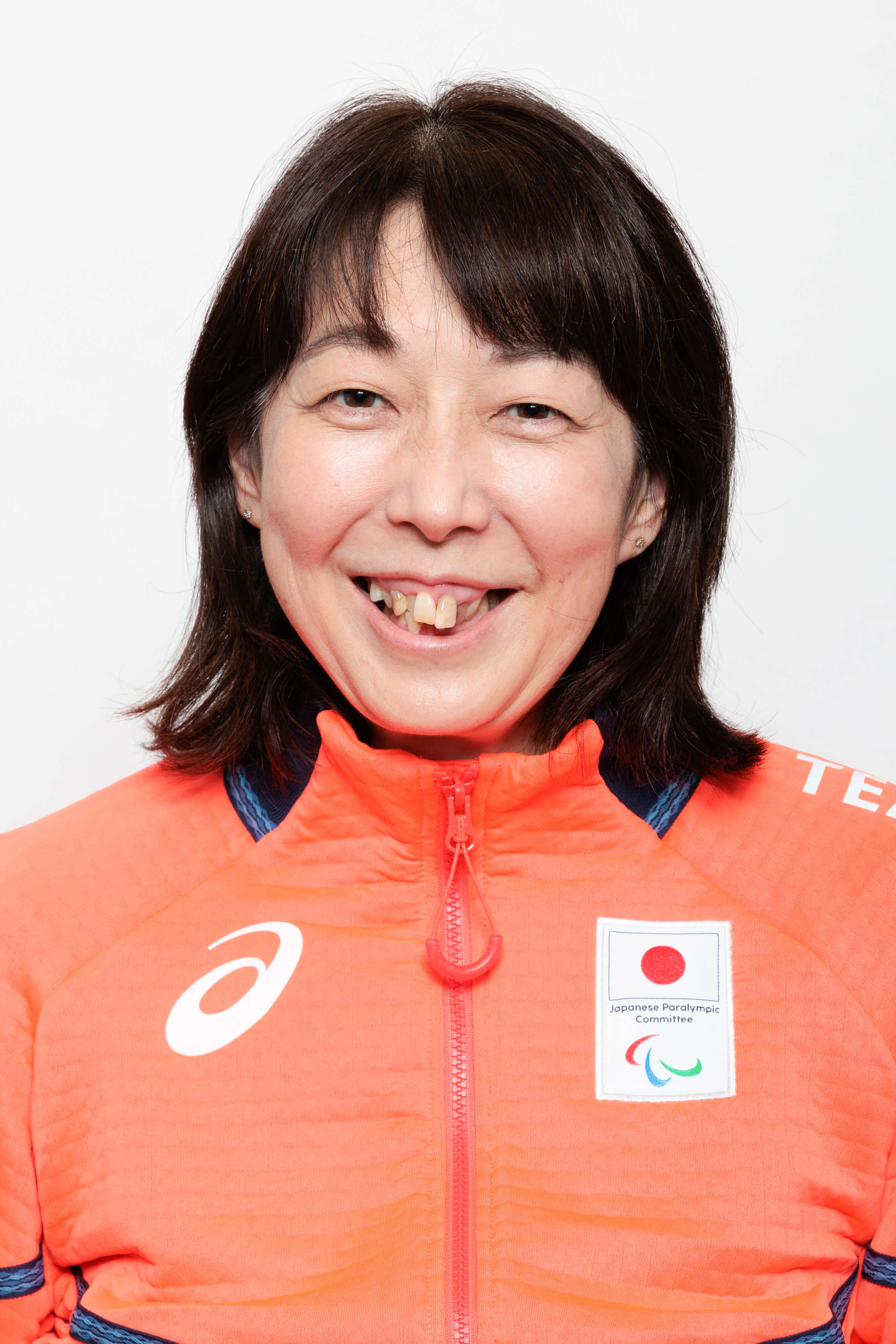 日本代表選手旗手 小川亜希